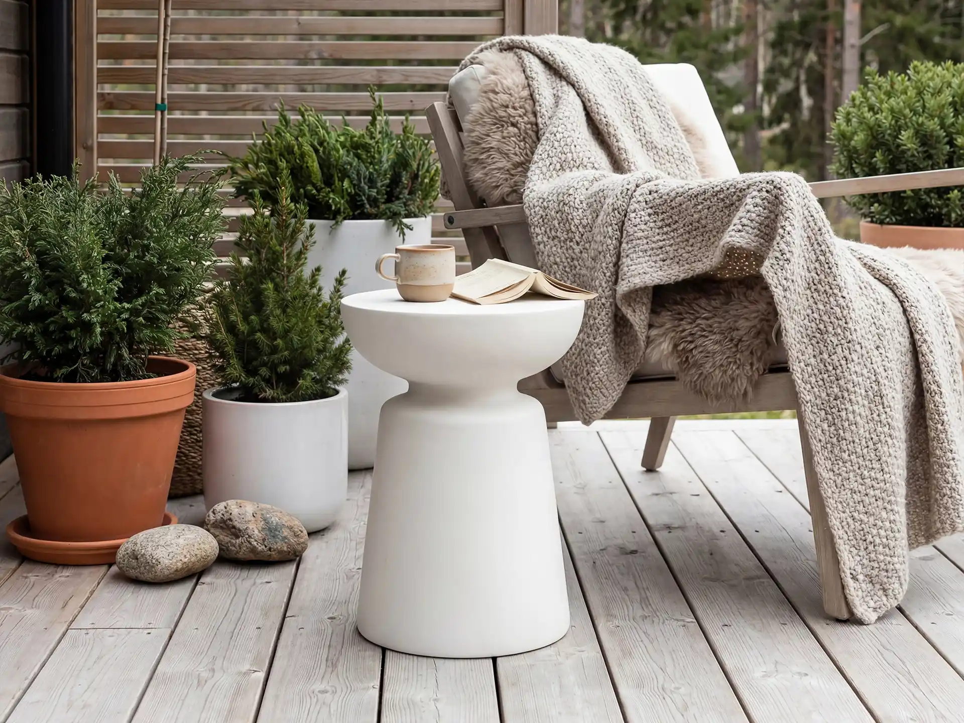 Petite table d'appoint 鈥?1