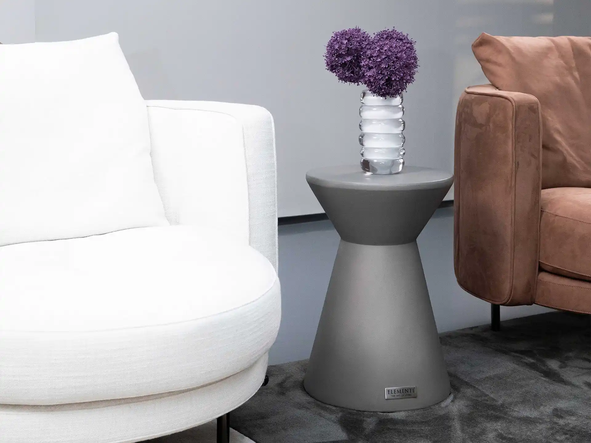 Petite table d'appoint 鈥?2